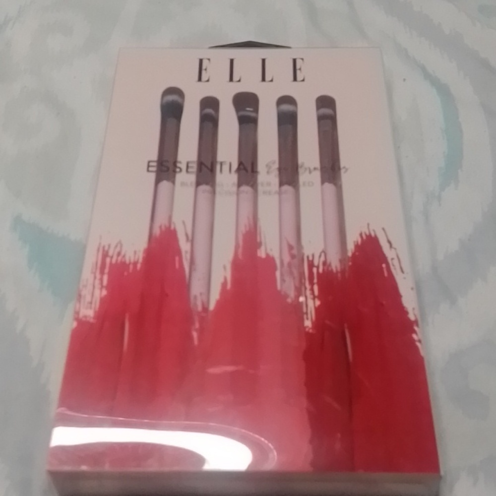 Eye brush, Elle, NWOT